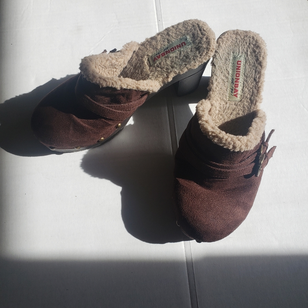 Union Bay Clogs - Picture 7 of 7